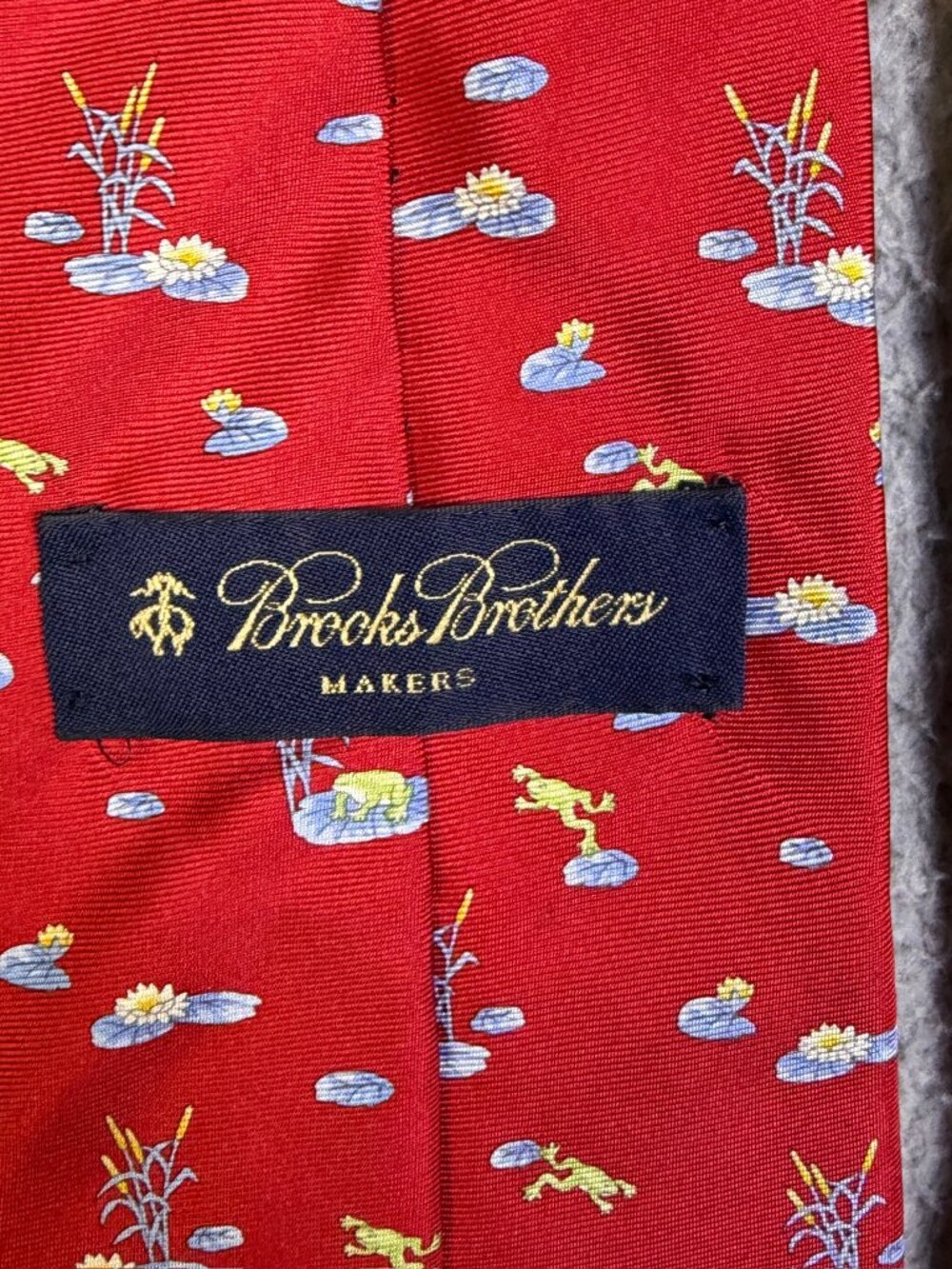 Brooks Brothers Makers Tie Mens Red and Blue Lillypad Silk Business Wedding USA